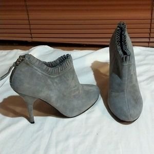 Aldo light gray heeled bootie 40